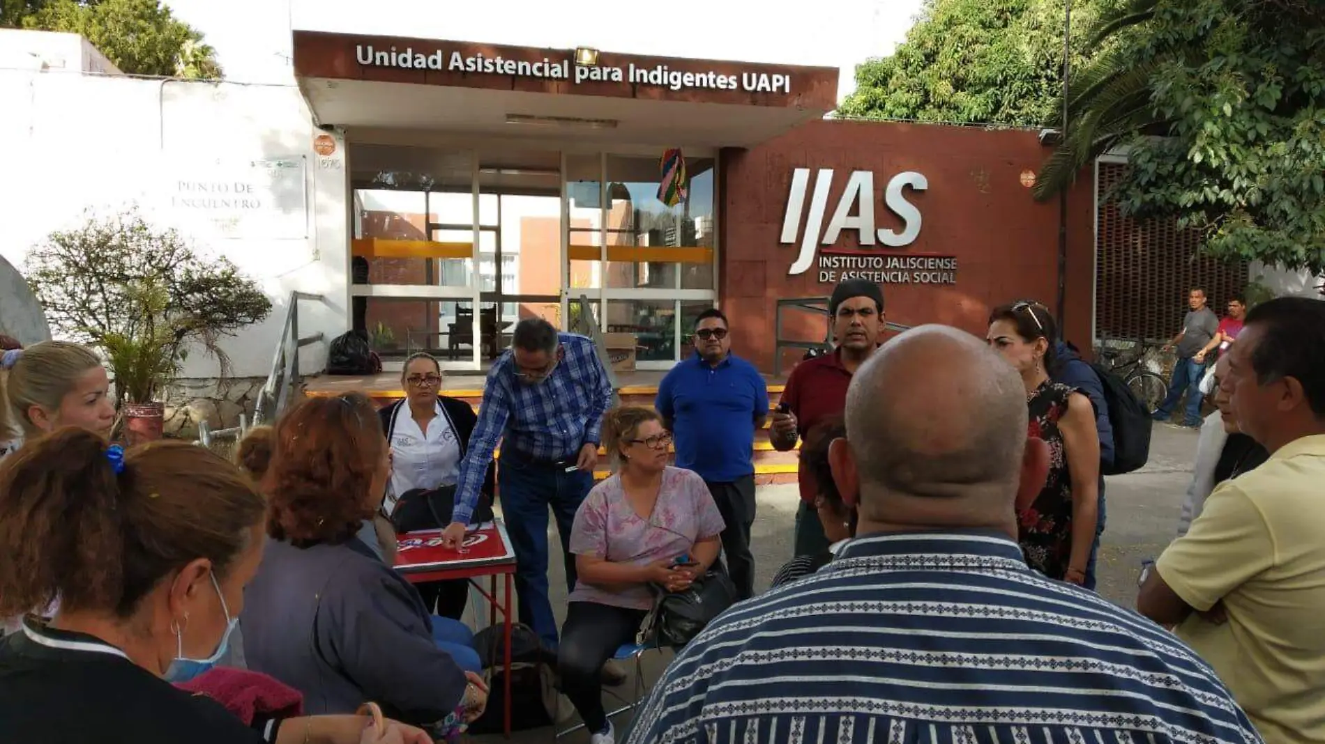 Trabajadores del IJAS despedidos